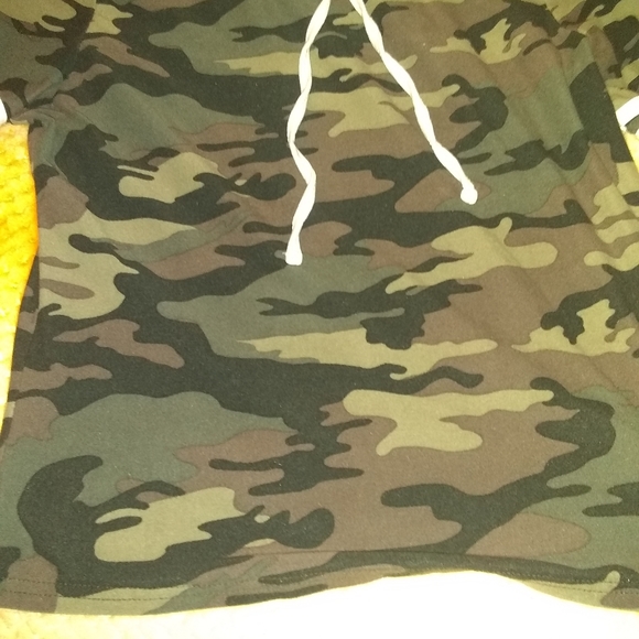 Camo hodded top - Picture 4 of 11
